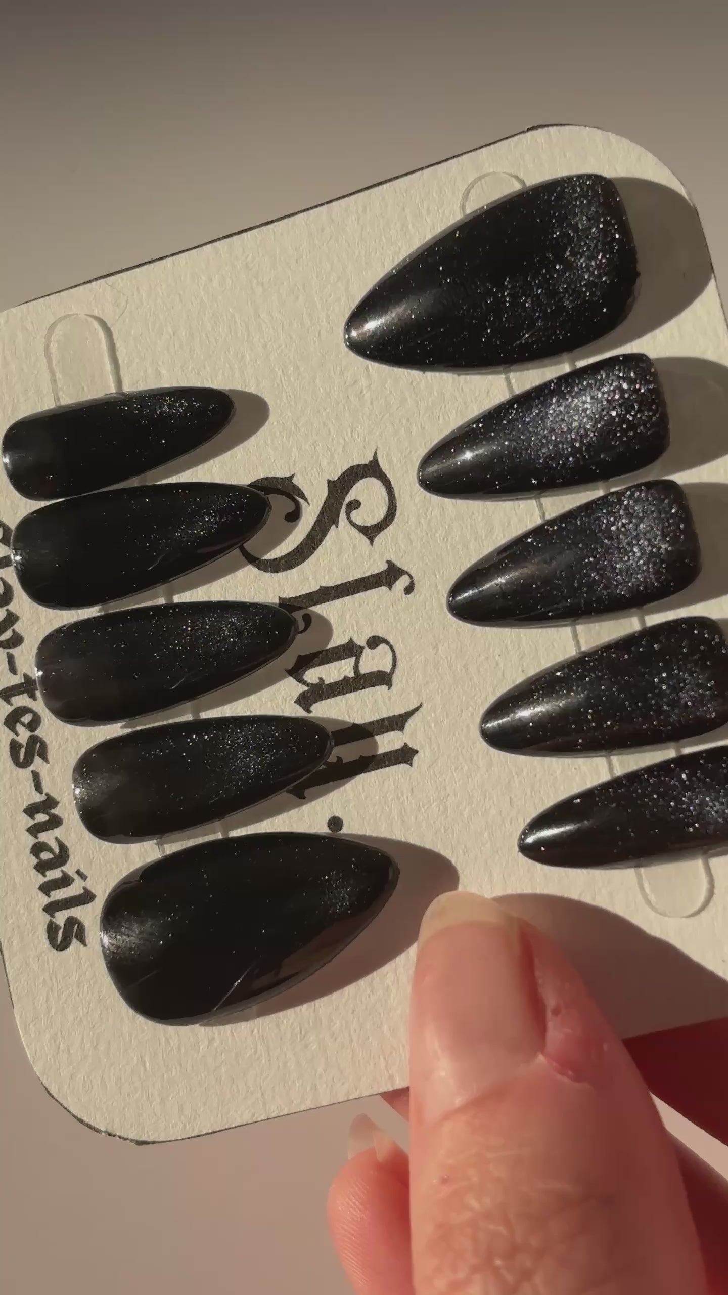 Cat eyes Noir bleuté - Set de 10 Press-on Nails